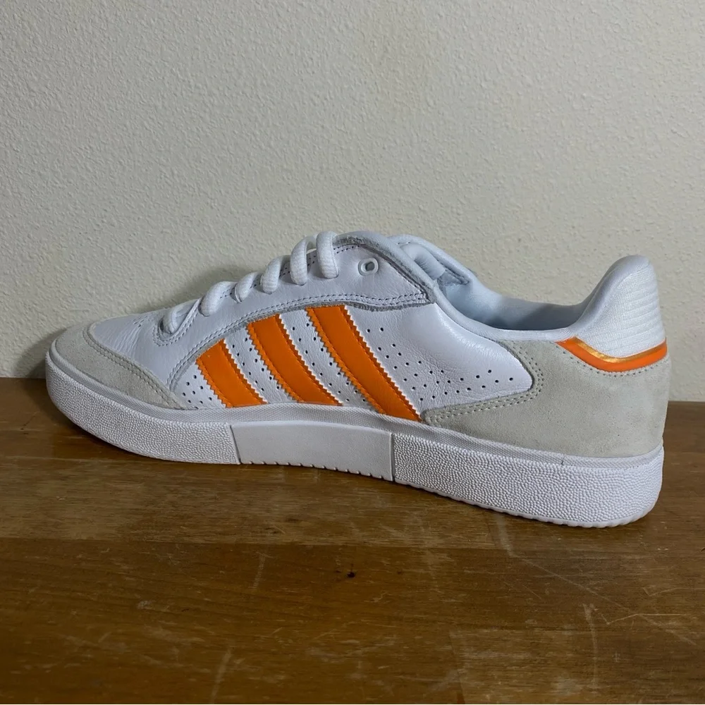Size 9.5 - adidas Tyshawn Low White Orange Gold
